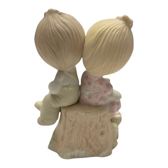 Enesco PRECIOUS MOMENTS Porcelain Figurine 1976 LOVE ONE ANOTHER E-1376 - Picture 2 of 3